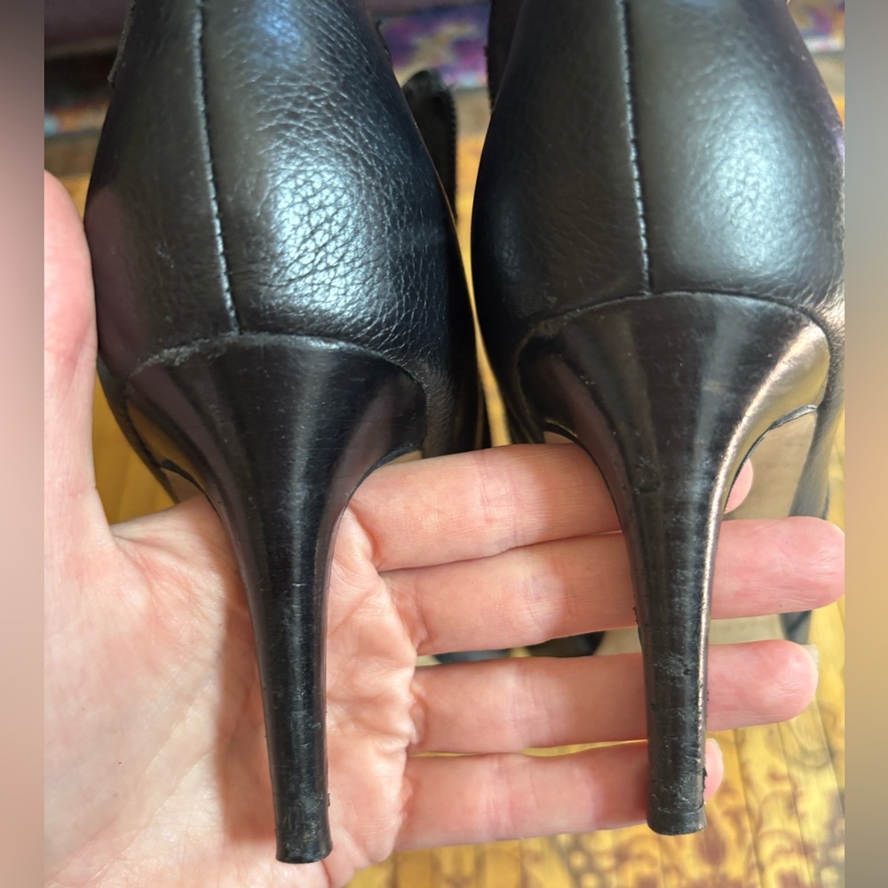Pointy toe leather booties - Picture 9 of 13
